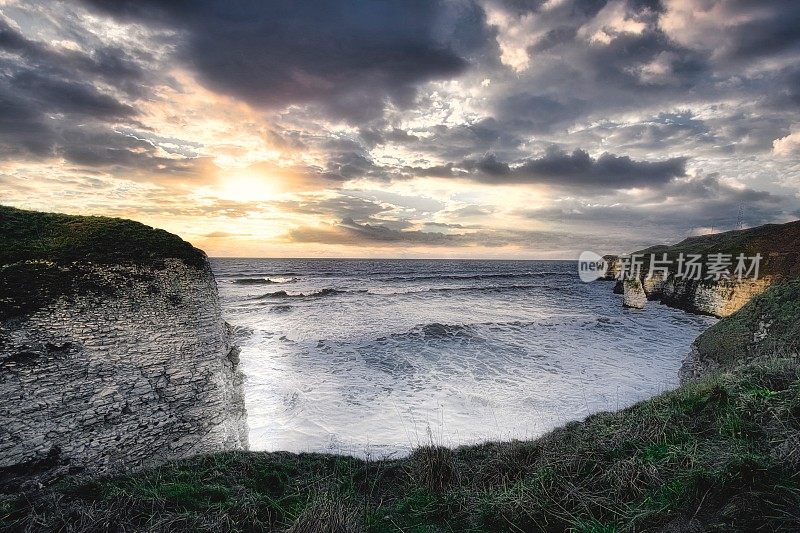 英国东约克郡布里灵顿附近，Flamborough Head的塞尔威克斯湾